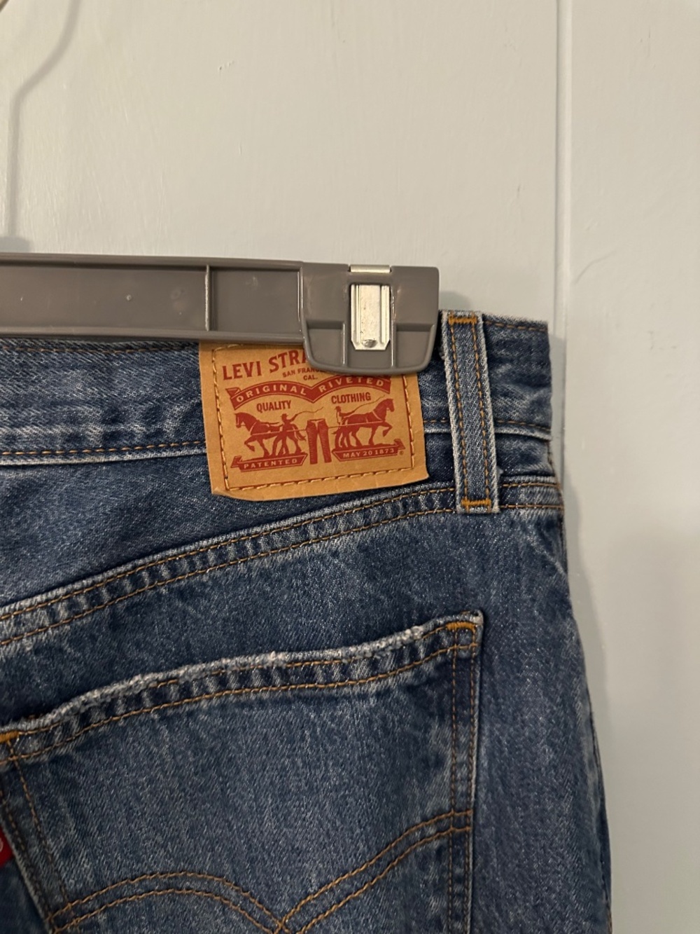 Levi’s Ripped Jeans Size 27 - Picture 3 of 4